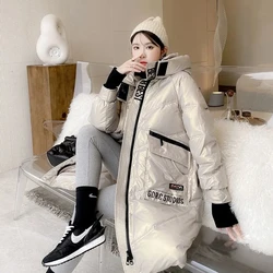 Cappotto da donna 2024 inverno nuova lettera piumino lucido addensare piumino d'anatra bianco con cappuccio Parka femminile lungo soprabito Streetwear