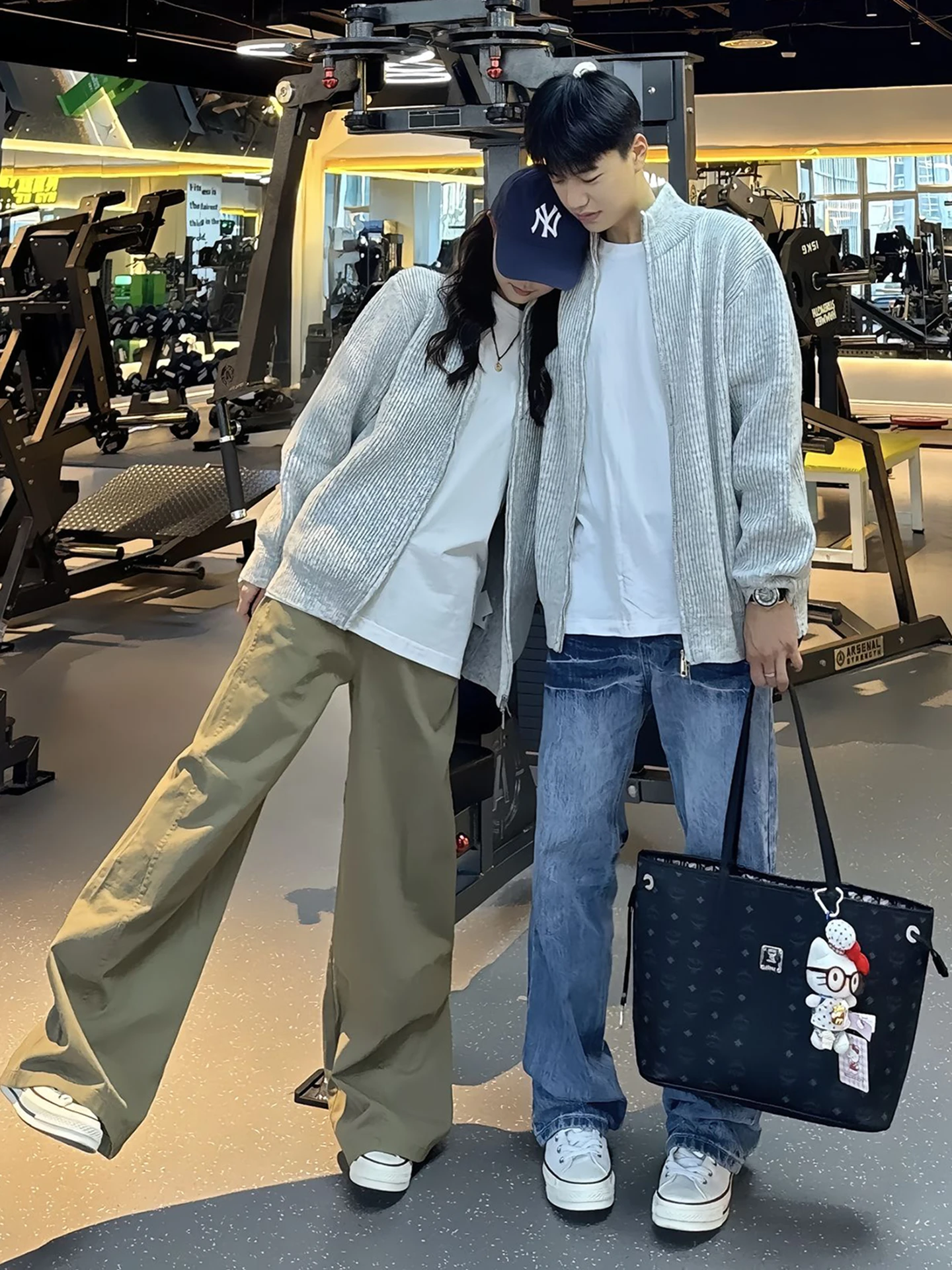 

Мужской вязаный кардиган-свитер для пар, осенне-зимний, свободного кроя, с воротником-стойкой, в американском стиле, для повседневной носки.