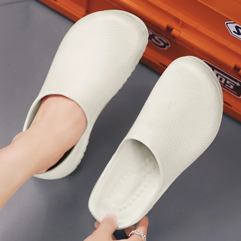 Women Kitchen Shoes Men Water Proof Chef Shoe Comfortable Garden Clogs Shoes Couples Beach Sandal Slippers Oil-proof Shoes