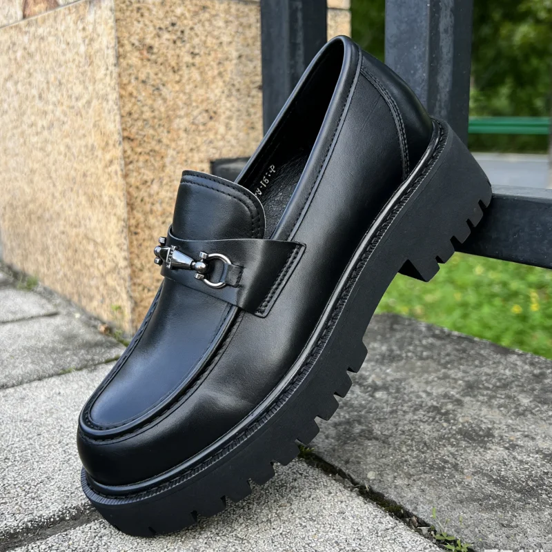 

Мужские лоферы большого размера с металлическим декором, на толстом каблуке и платформе, кожаные, повседневные, универсальные, в стиле подиумной моды