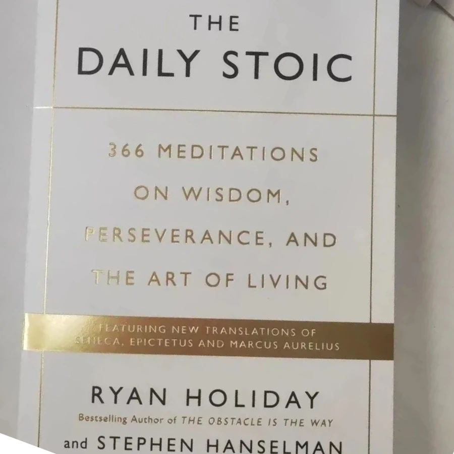 The Daily Stoic by Ryan Holiday 366 Meditations on Wisdom Perseverance and the Art of Living Book Libros
