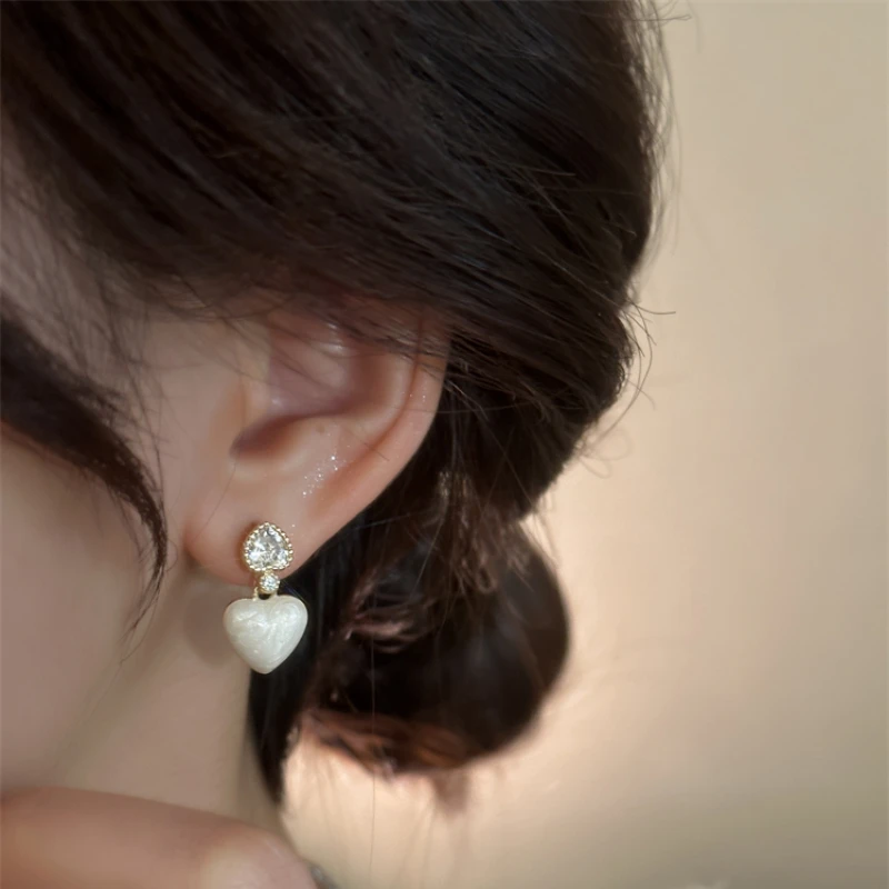 

*Love earrings, temperament earrings