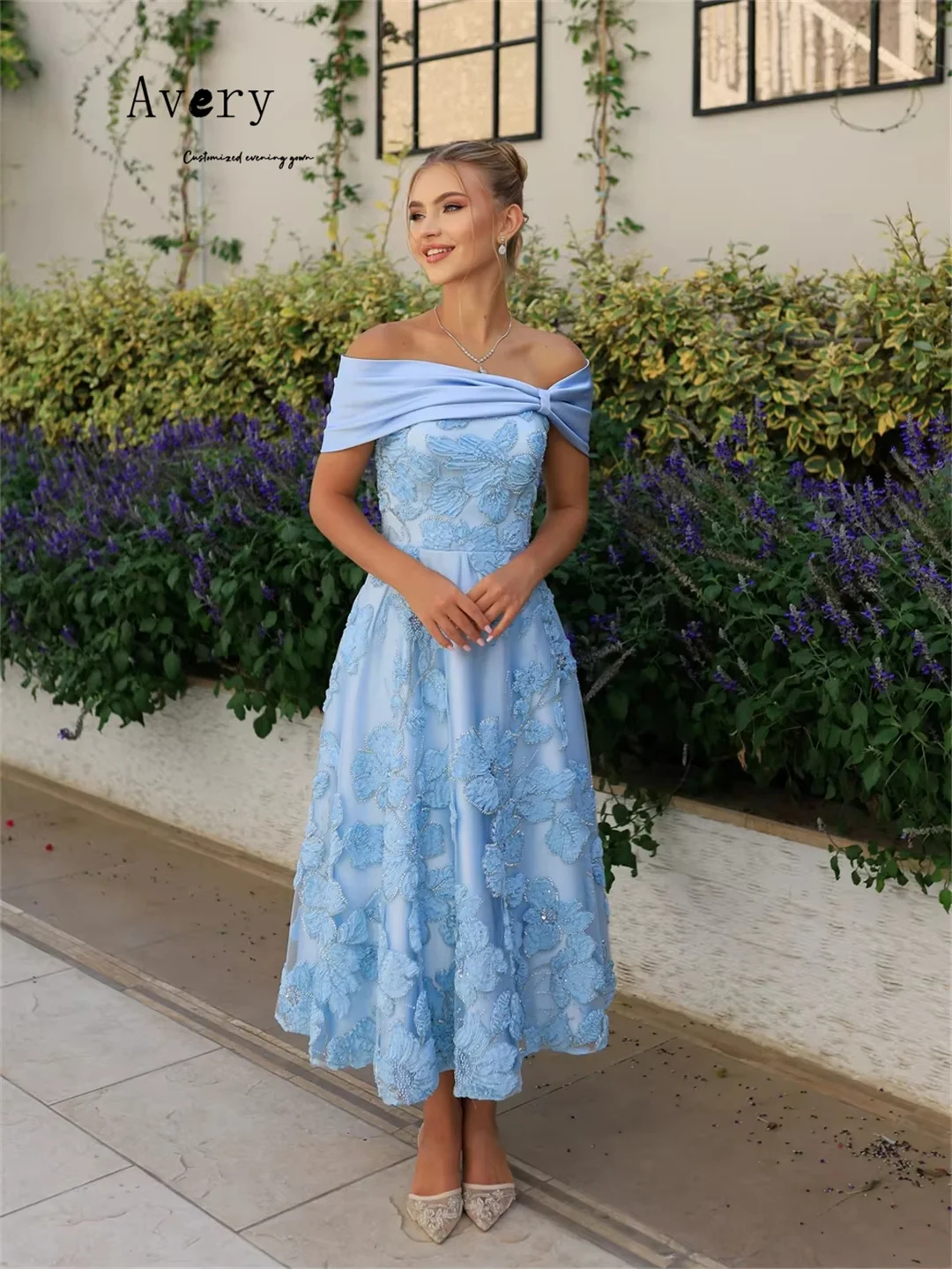 Avery مخصص الأزرق زهرة خارج الكتف ألف خط المرأة الكرة فساتين السهرة 2025 امرأة فستان سهرة فاخر فساتين نسائية أنيقة