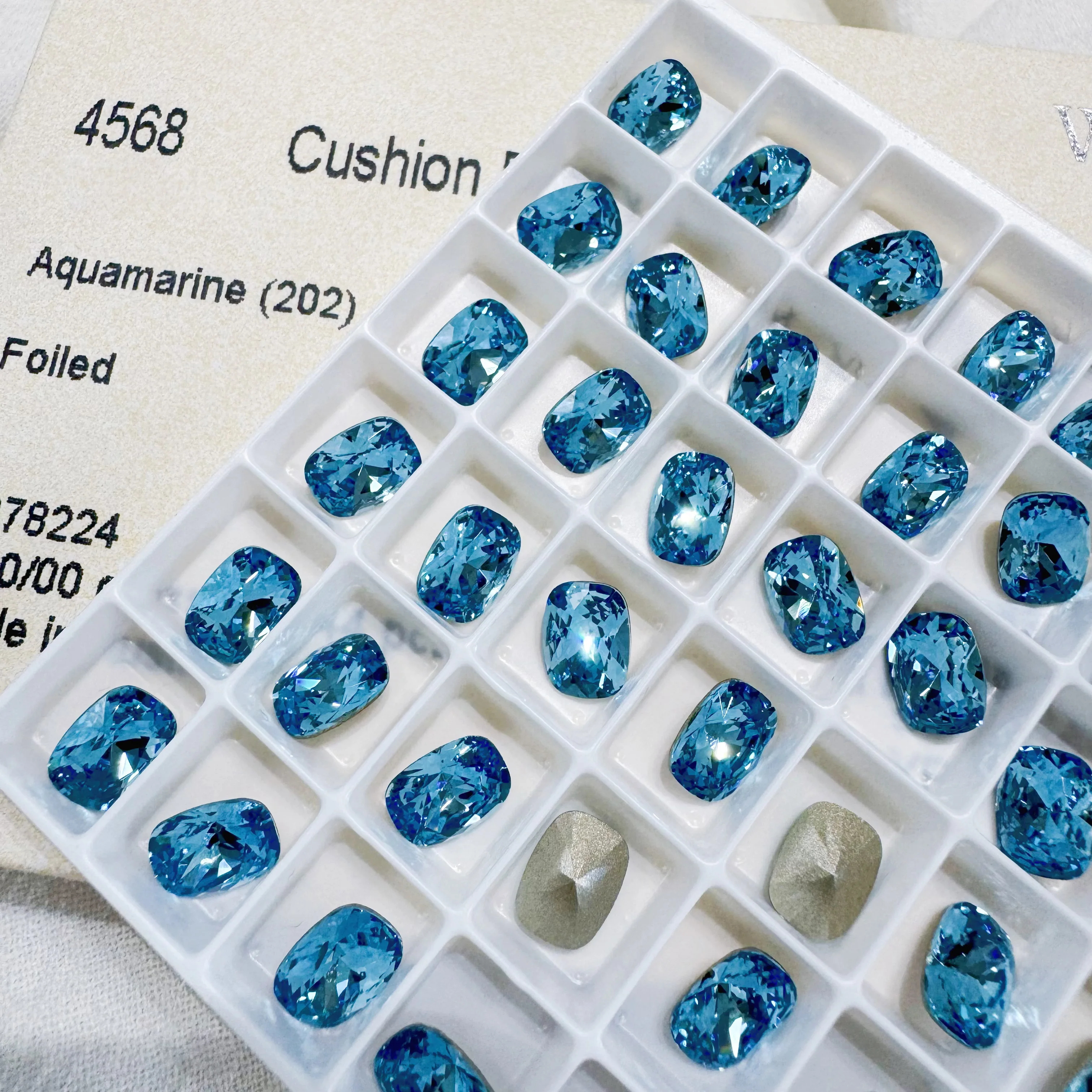 K9 Vetro Grasso Ovale CZ Pietra Sintetica Cristallo Cubico Strass Diamante Sciolto Vetro Strass Zircone per Nail Art Gioielli Artigianali