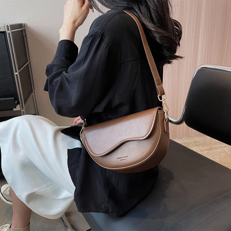 

Small Leather Saddle Armpit Bags For Women 2024 Summer Versatile Shoulder Crossbody Bag Ladies Vintage Underarm Handbags Bolsa