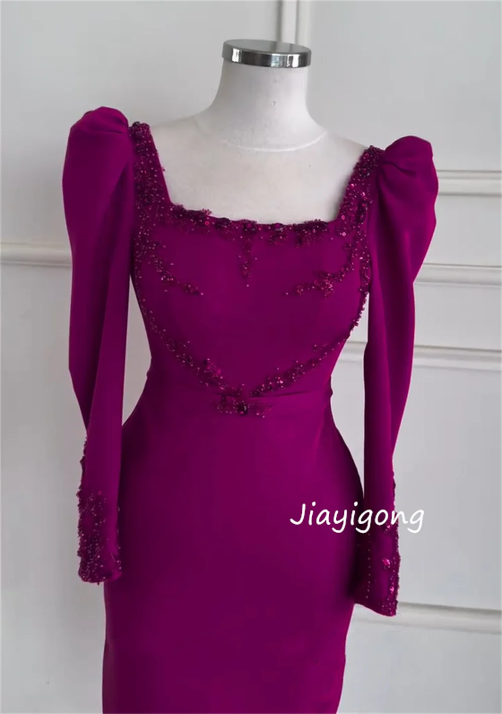 Personalizado formal jérsei plissado lantejoulas padrão em linha reta pescoço quadrado midi vestidos sob medida ocasião festa simples clássico