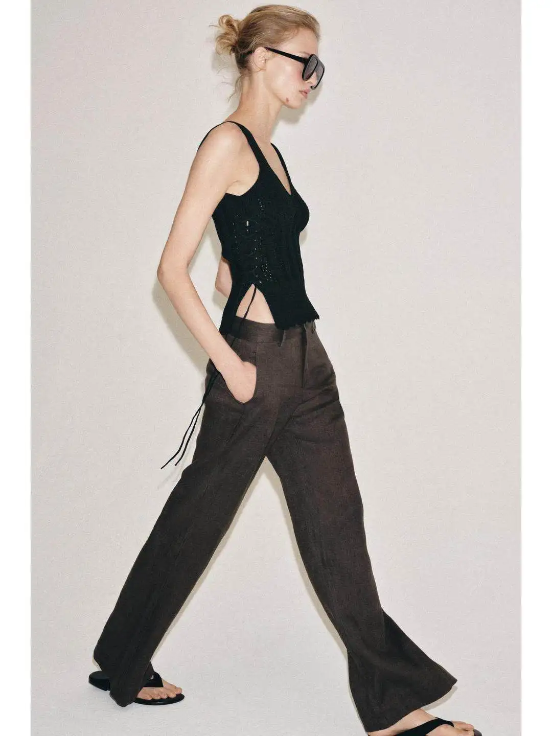 

Summer New V-Neck Knitted Bandage Style Wide Strap Side Buckle Top Women's Fashion City Walk Short Length 3D Effect Polyester...