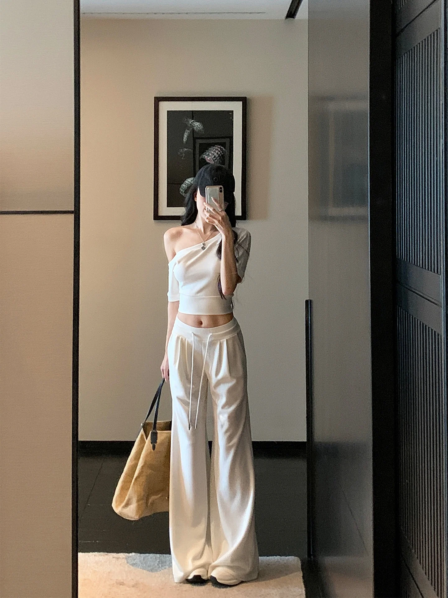 

He Chenxi Sister Charm Set New White Slim Fit oulder ort Top Loose Sports Wide Leg Pants Women's Faion Set ort Sve...