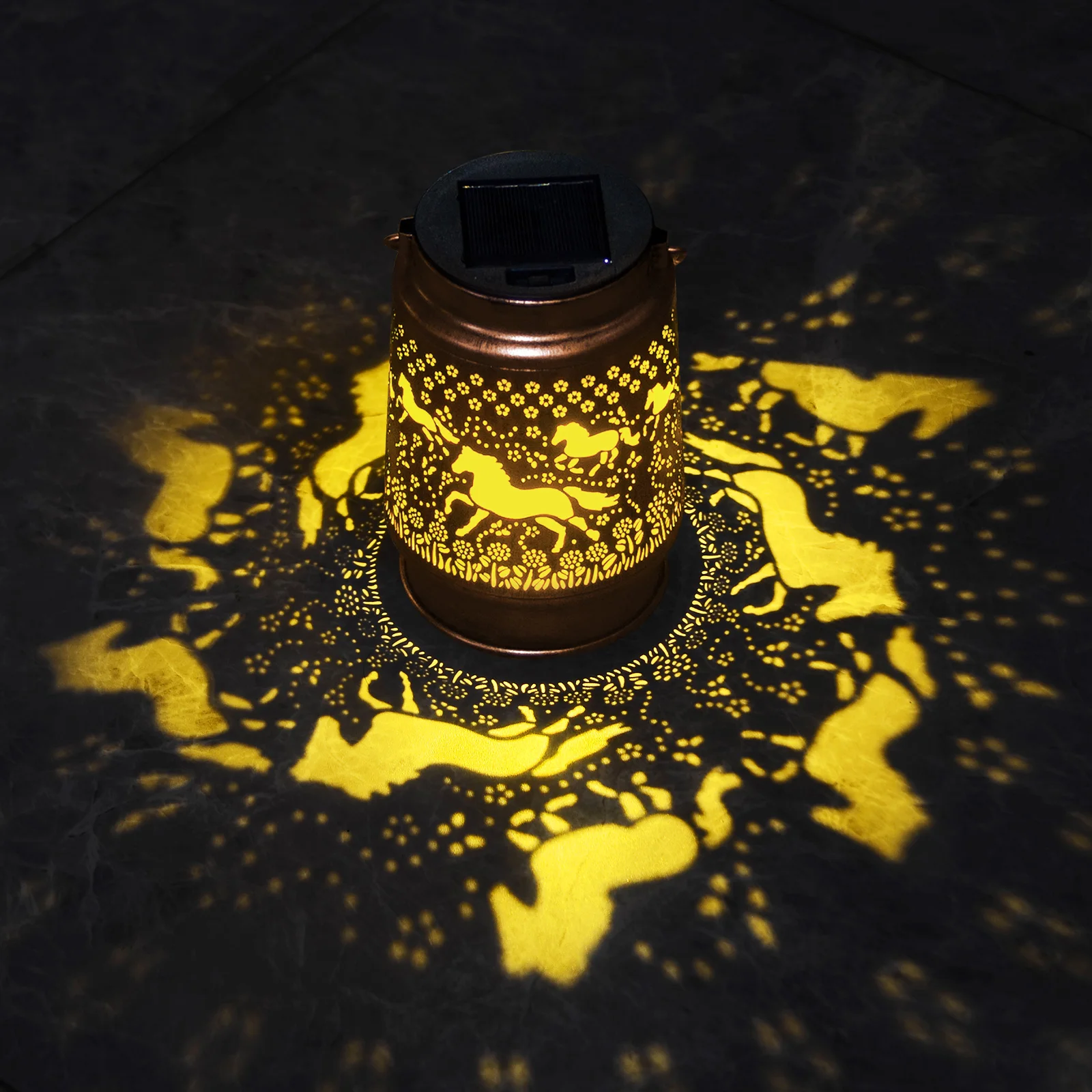 ไฟโซลาร์รูปม้า ของขวัญสำหรับคนรักม้า ของขวัญวันเกิด วันคริสต์มาส วันแม่ ไฟตกแต่งโลหะสำหรับลานบ้าน