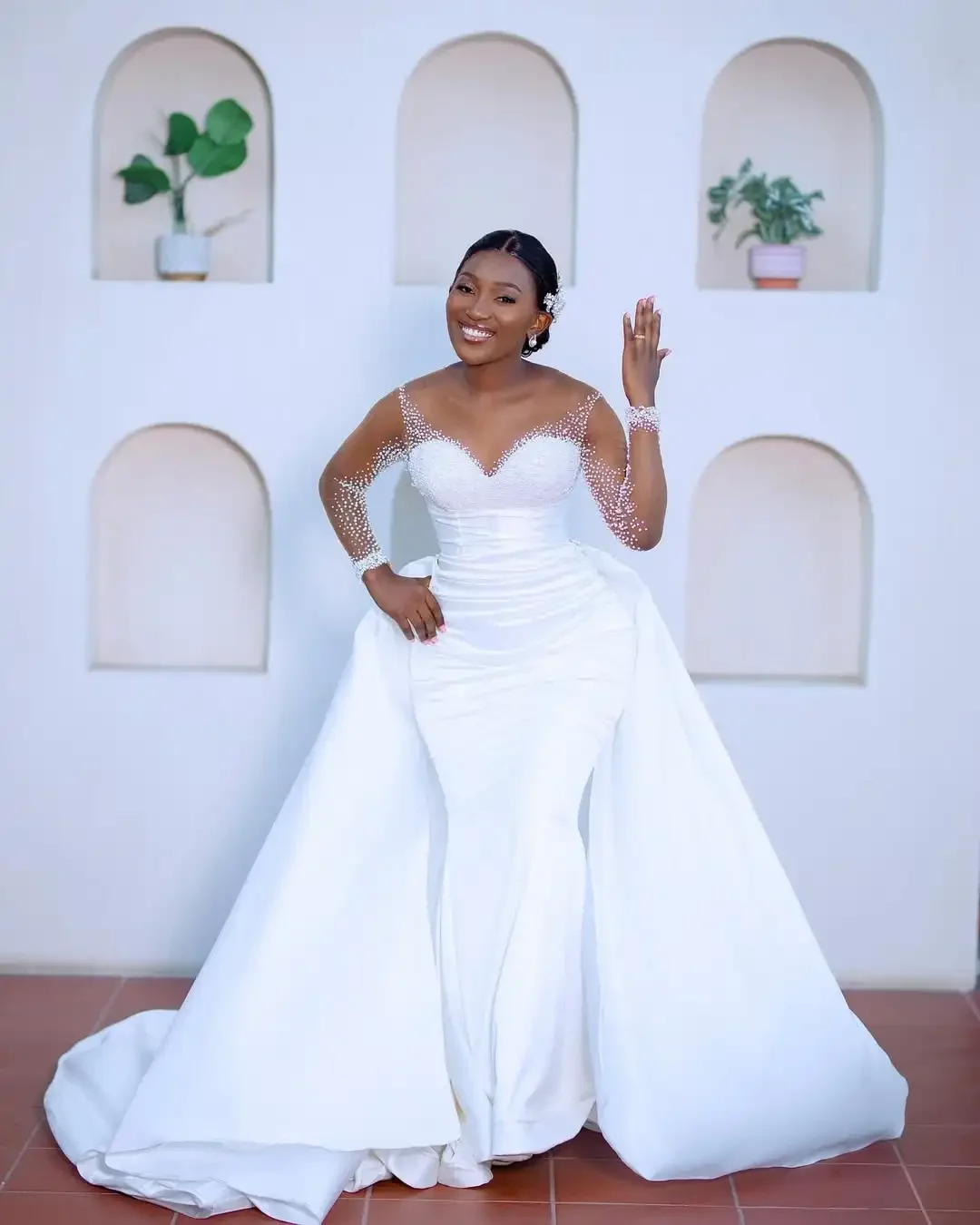 Robe de mariée sirène blanche africaine sexy, illusion transparente, manches longues, robe de mariée perlée, plissée, queue détachable, personnalisée