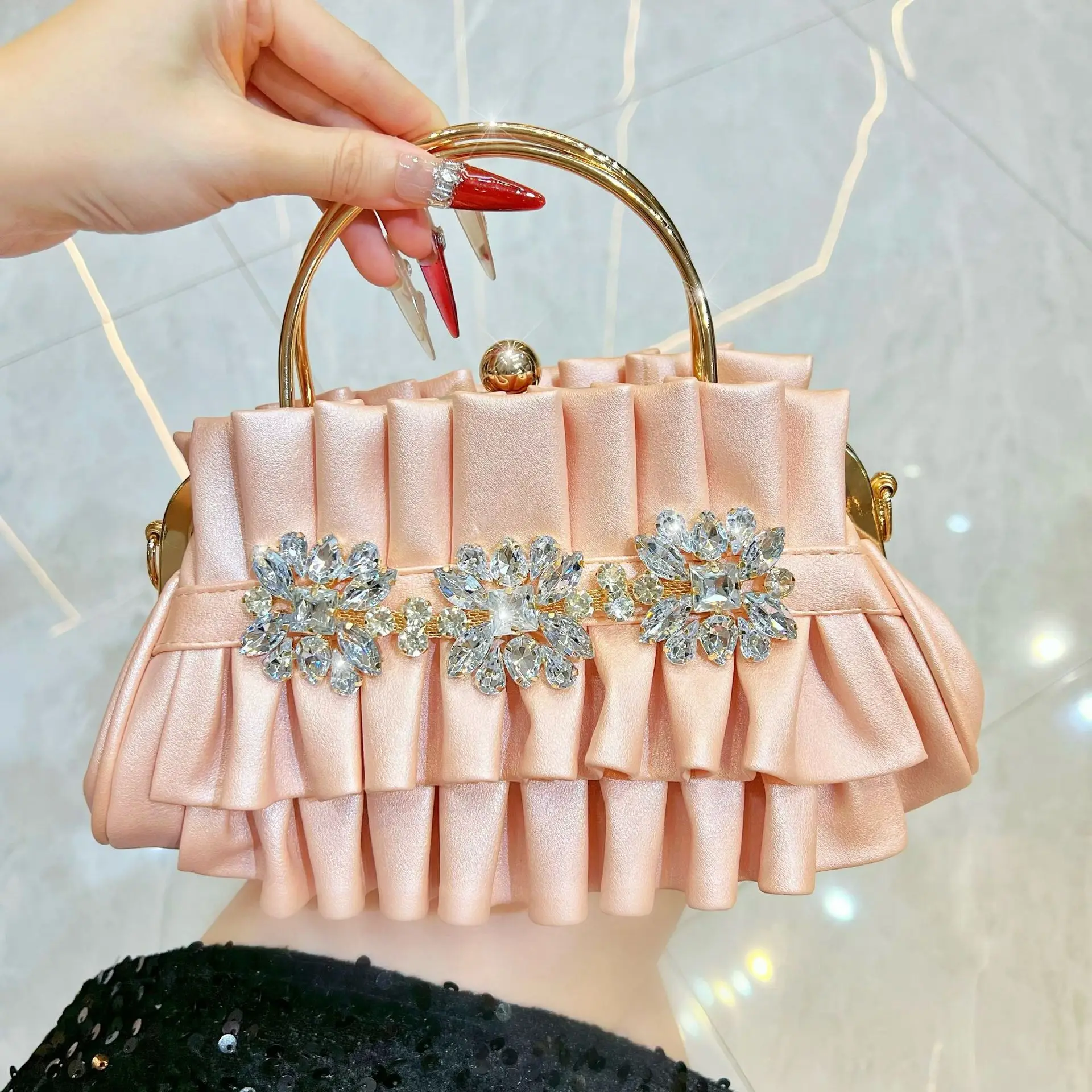 

New diamond-encrusted women's handbag pleated celebrity handbag fashion temperament dinner bag shoulder messenger bag