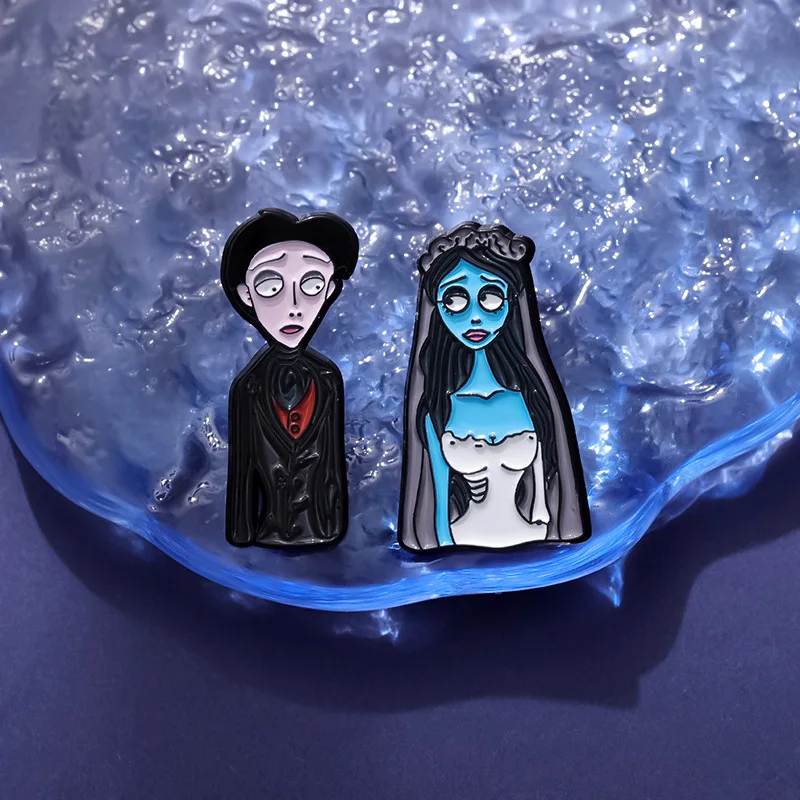 Corpse Bride alfileres esmaltados, broche de Metal de película de Anime, insignias para mujeres y hombres, joyería de Cosplay de Halloween, Pin de ropa, regalo de decoración