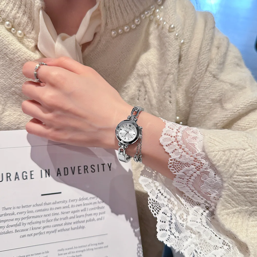 Exquisite Women'S Wristwatch, Understated Luxury, Minimalist Steel Strap, High-End Bracelet Watch, Stylish Cartoon Bear Design.