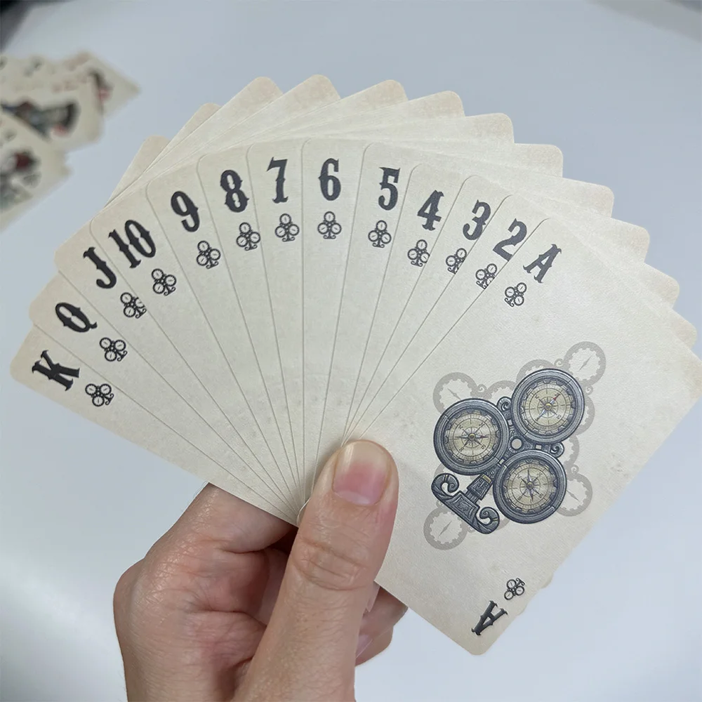 55 iskambil kartları korsan su geçirmez PVC buzlu sihirli kutulu plastik iskambil kartları klasik sihirli araçları masa oyunu Poker