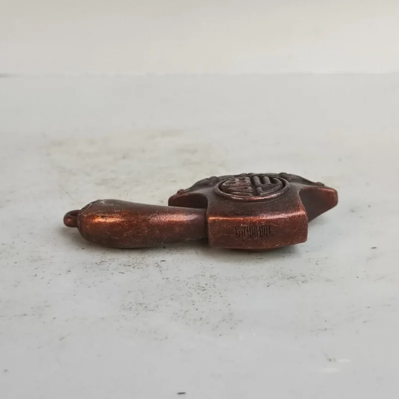 Antique-style collectible alloy ax pendant for home decoration and housewarming gift