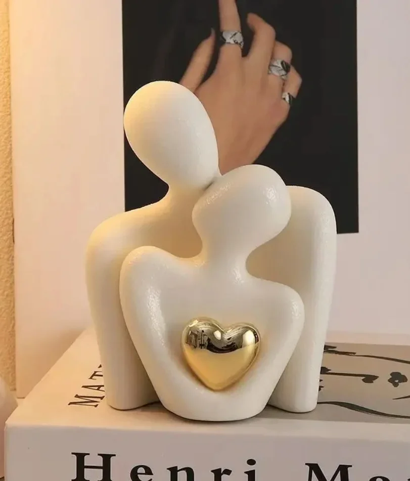 

1 Piece Romantic Love Embrace Statue Ornament Pottery Couple Set Bedroom Interior Decoration Valentine's Day Gift