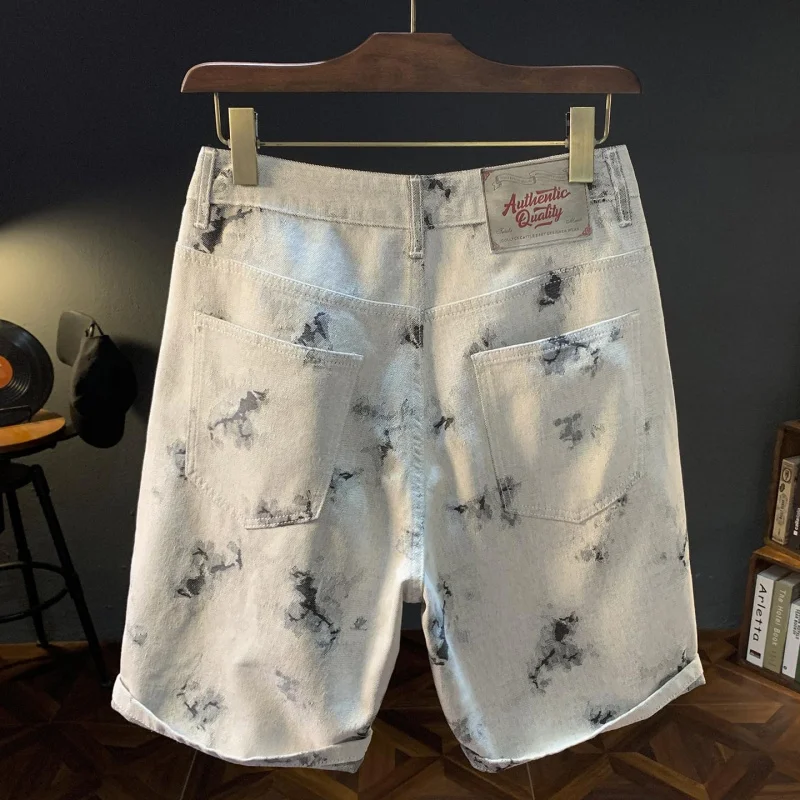 Loose-fit non-stretch denim shorts for summer 2026 with a unique jacquard pattern, relaxed five-point length cut, stylish casual
