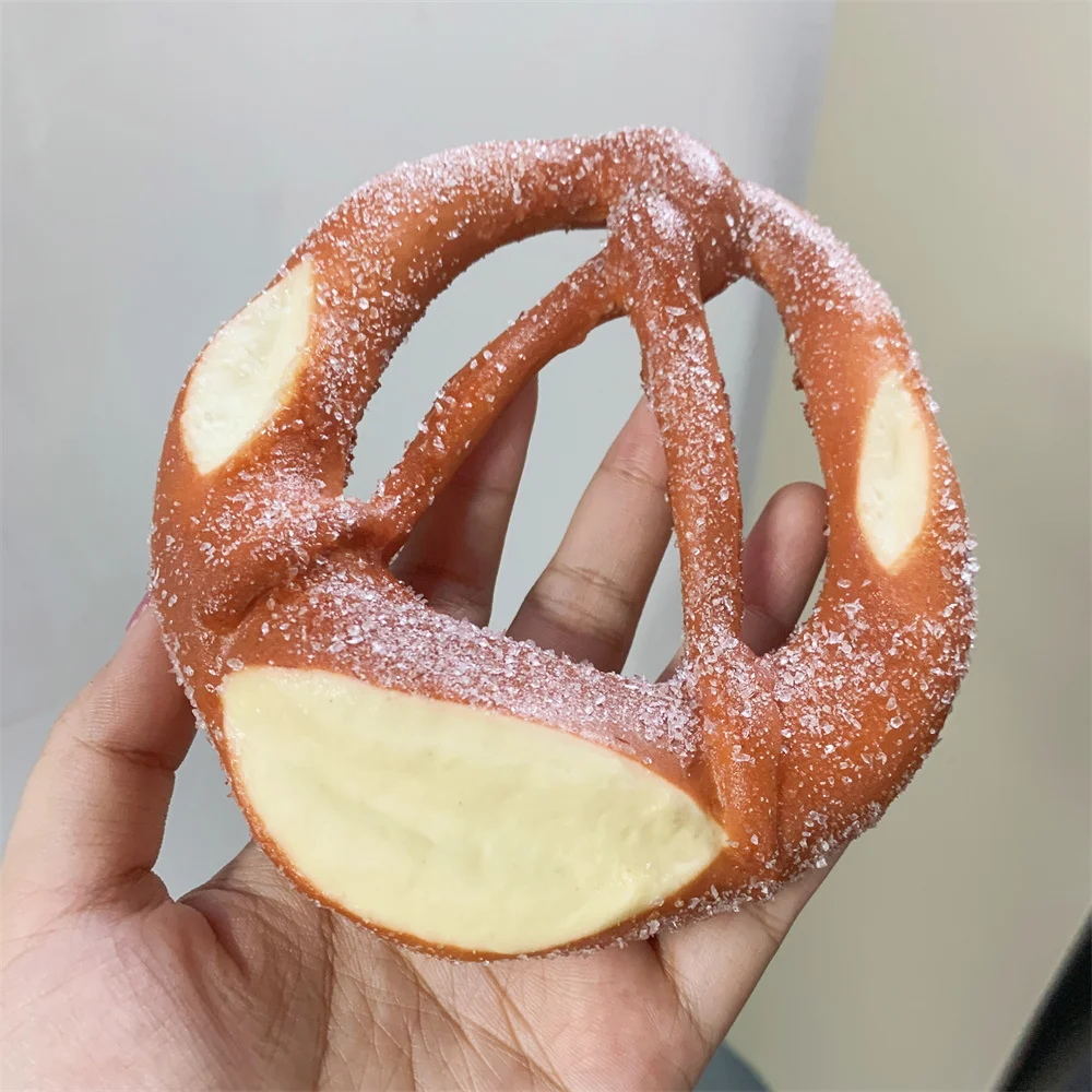 German Alkaline Soft Pretzel Food Model Decoration Holder Easy Enjoy for Guests Order Hang on Panel Fake Bread Butter Twisted