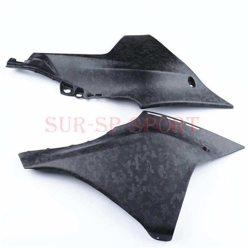 

Боковые панели с крыльями для YAMAHA R1 2022 полностью из углеродного волокна 100%