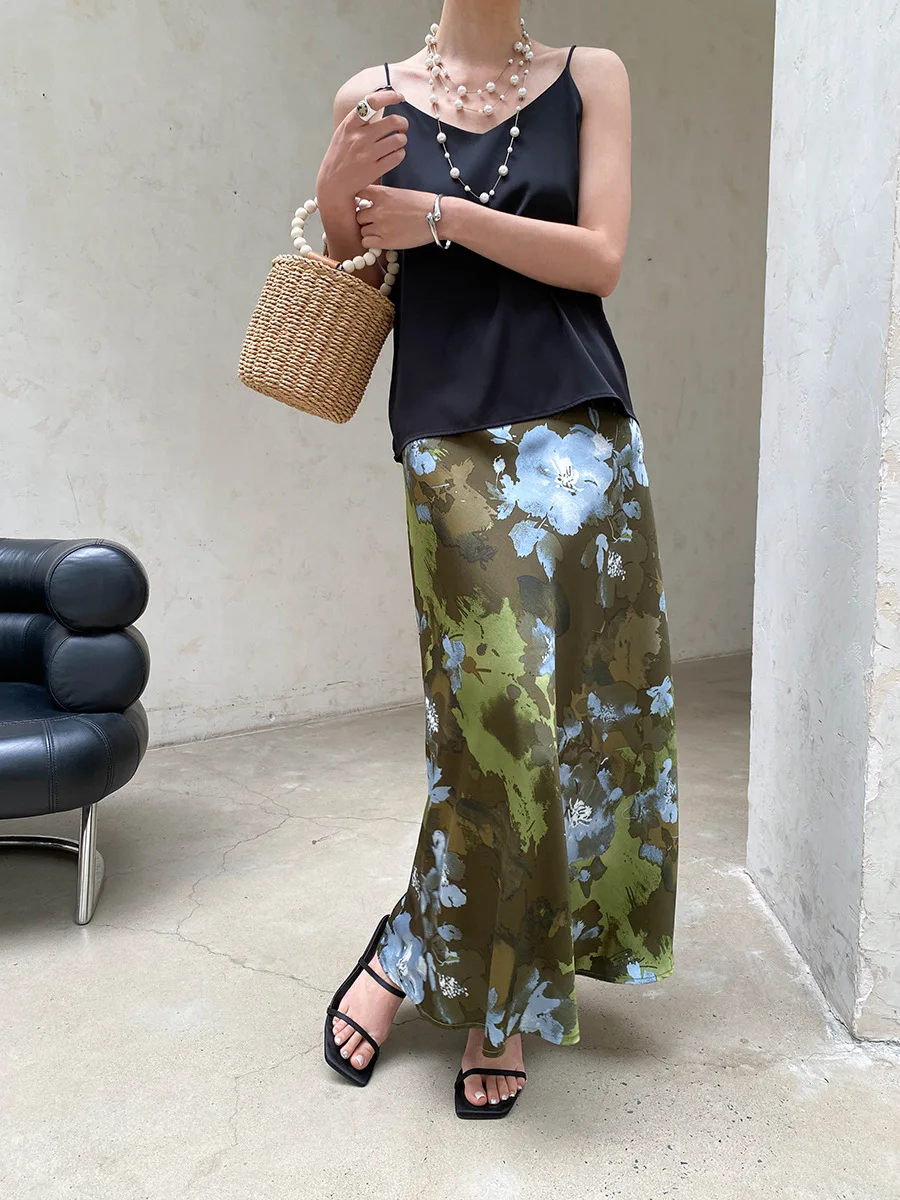 Sommerliches Damen-Casual-Top in Uni-Farbe, V-Ausschnitt, Satin-Camisole, sowohl für drinnen als auch draußen tragbar. – Detail 24