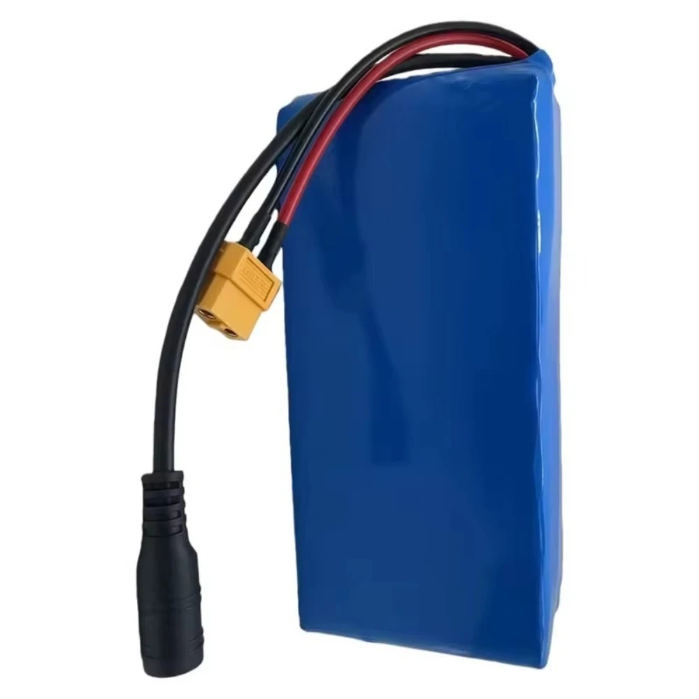 Novo pacote de bateria de íon de lítio recarregável 24V 7S3P 10Ah 18650 com BMS, para equipamentos de acampamento 24V e bateria de energia.