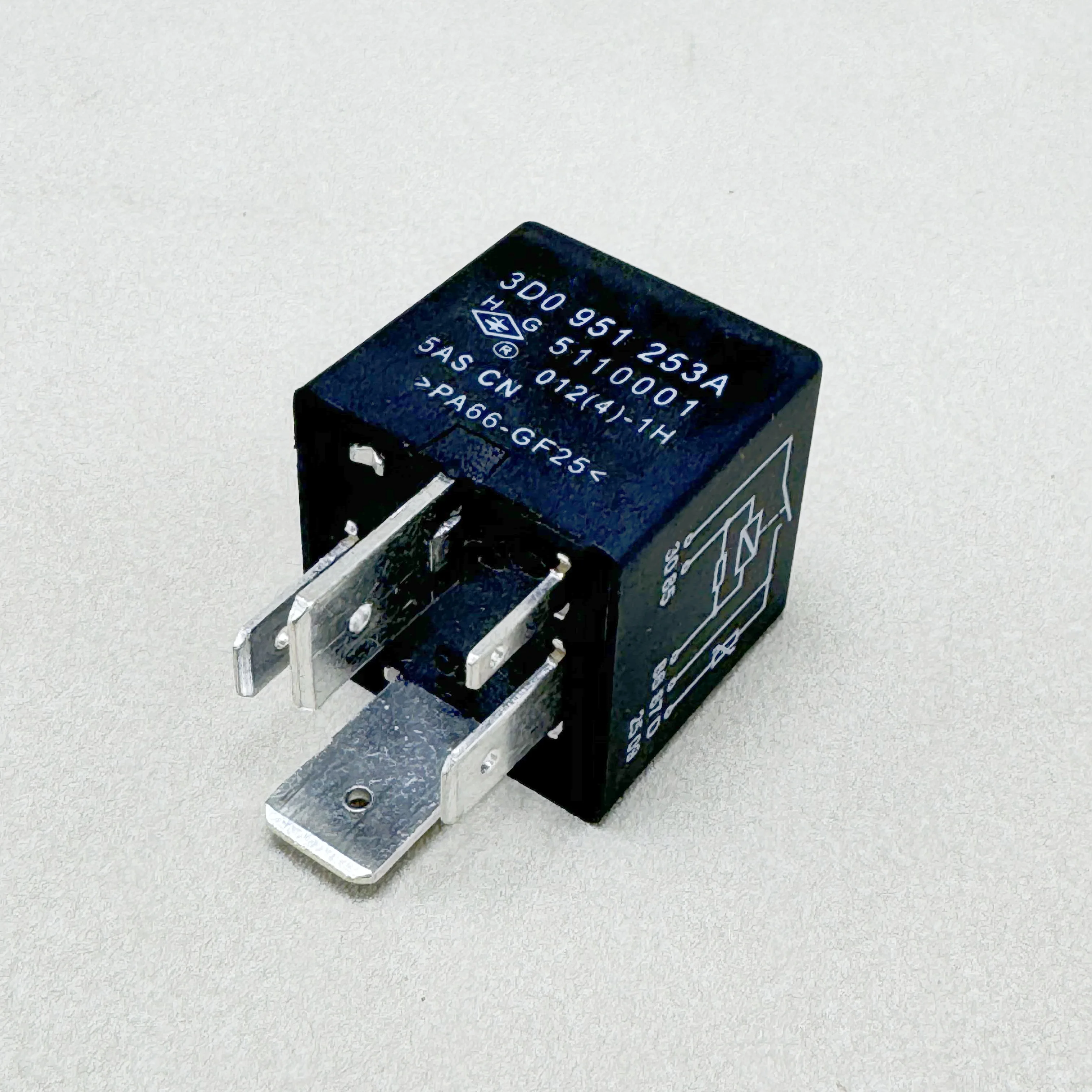Car Relay # 433 Fit For VW Caddy EOS Golf Jetta Passat Sharan Touran Touareg AUDI A3 S3 Seat Altea Leon 3D0951253A