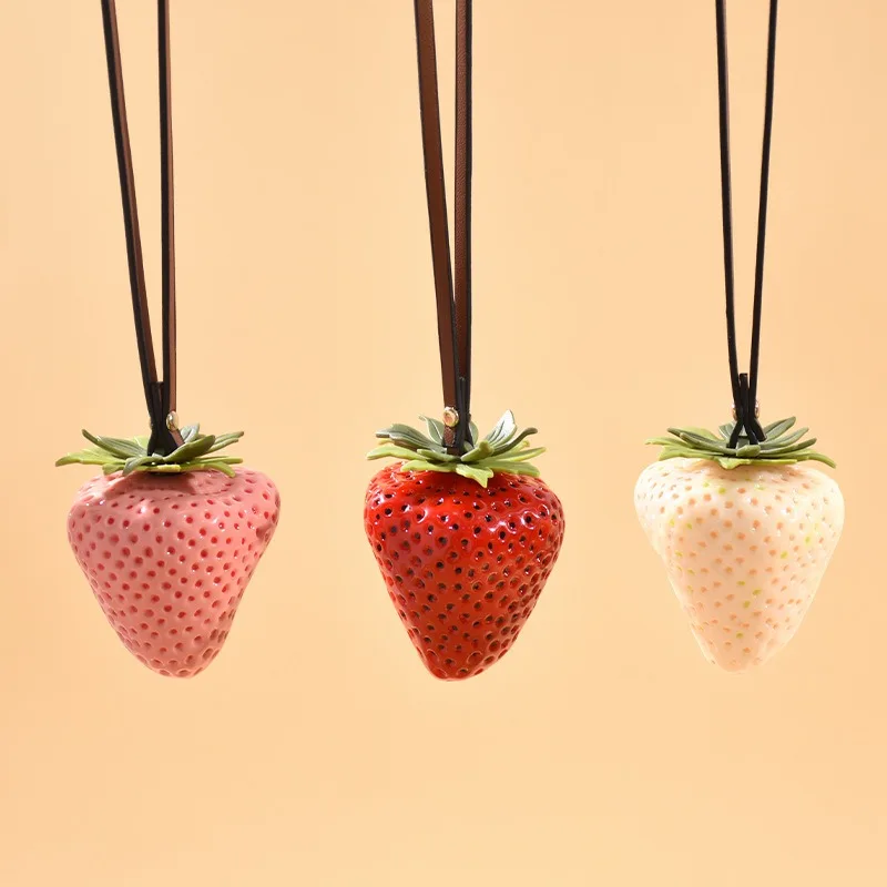 1/2pcs Simulation Resin Strawberry Bag Pendant Fashionable Fruit Pendant Couple Bag Hanging Bag Parts Accessories Gift