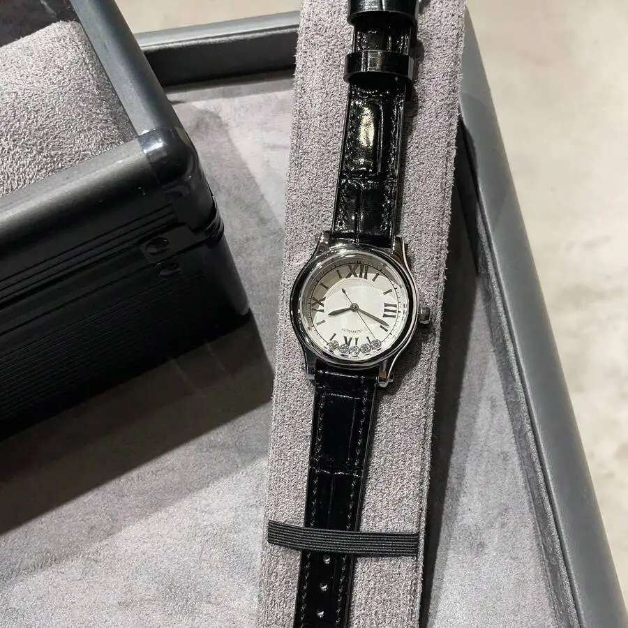 Wholesale Of New Stylish Quartz Women's Watches With 5 Or 7 Sparkling Diamonds, High Aesthetic Value And Versatile Design, From