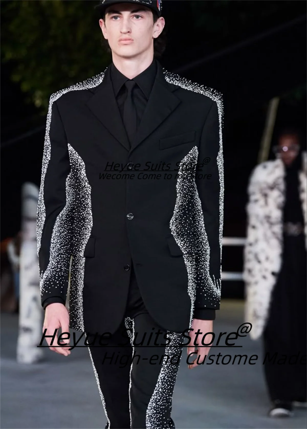 

Customized Shiny Beadwork Groom Wedding Tuxedos Slim Fit Notched Lapel Luxuly Men Suits Formal 2 Pieces Sets Male Prom Blazers