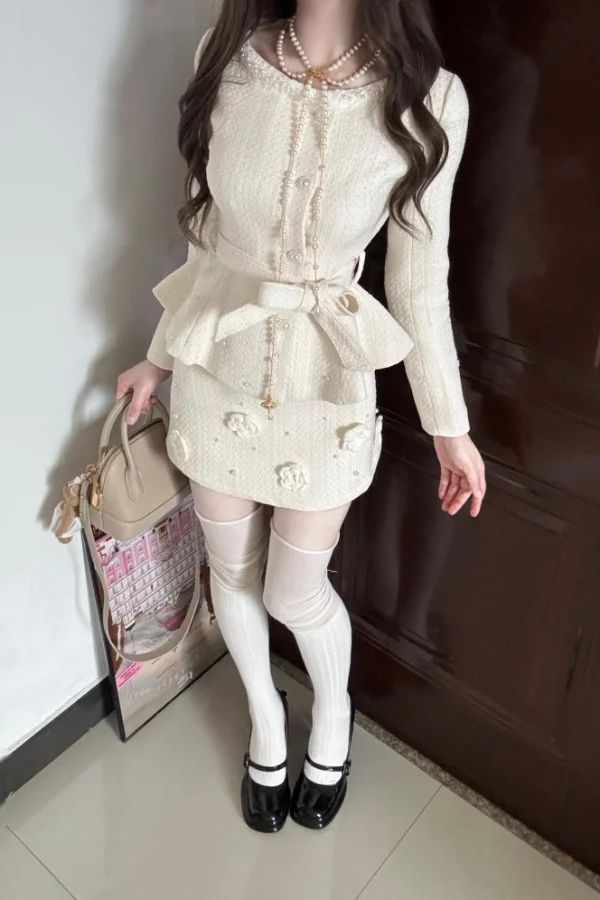 

2025 Winter French Style Fur Trim Waist Tie O-neck Long Sleeve Coats + High Waist Beaded Mini Skirt 2 Piece Set Women Warm Luxe