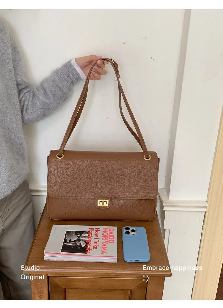Bolso tipo cubo para mujer, diseño vertical de un solo asa, tapa abatible ancha, diseño sencillo y elegante, adecuado para adultos de 20 a 60 años.