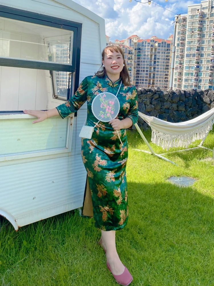 

Ele Gold Velvet Chinese Sle Dr Slim Fit Modified Seven Sve Length Mid-Length Gown for Daily Wear