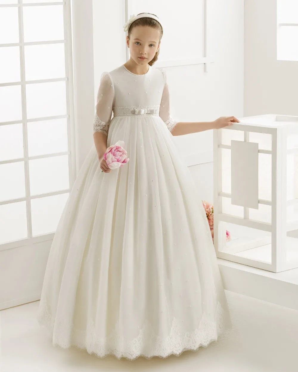 

Flower Girl Dresses for Weddings Elegant First Communion Dresses for girls Tulle Ball Gown Half Sleeve Girls Pageant Gown