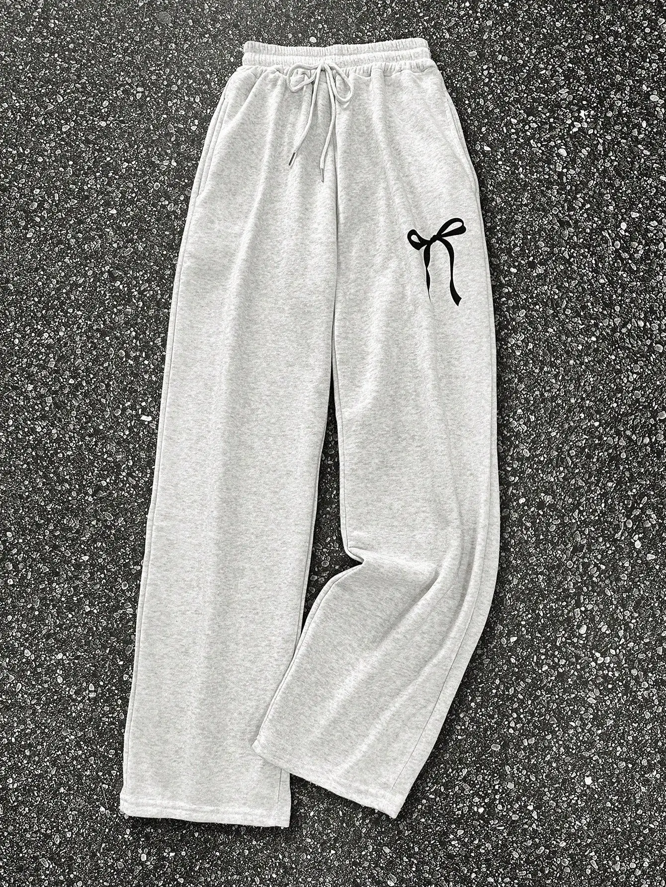 

Женские серые спортивные брюки с принтом в виде банта, свободного кроя, на шнурке, для повседневной носки