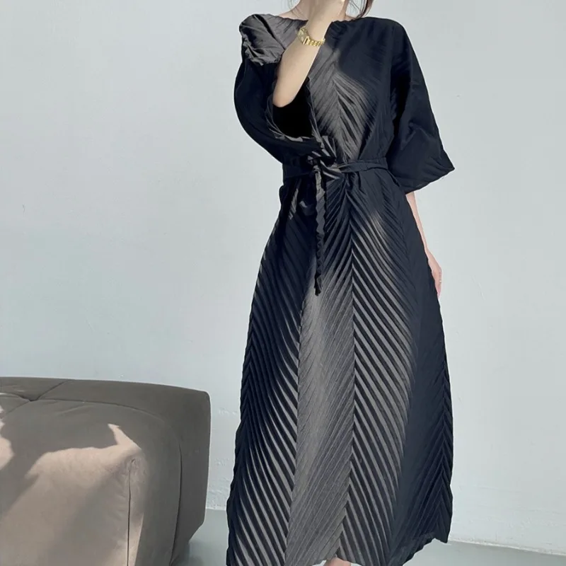 Miyake Plissee-Damenkleid, französischer Vintage-Stil, handgefertigt, plissiert, locker, schlicht, elegant, Taille, langer Rock, knitterfrei, Abendkleider