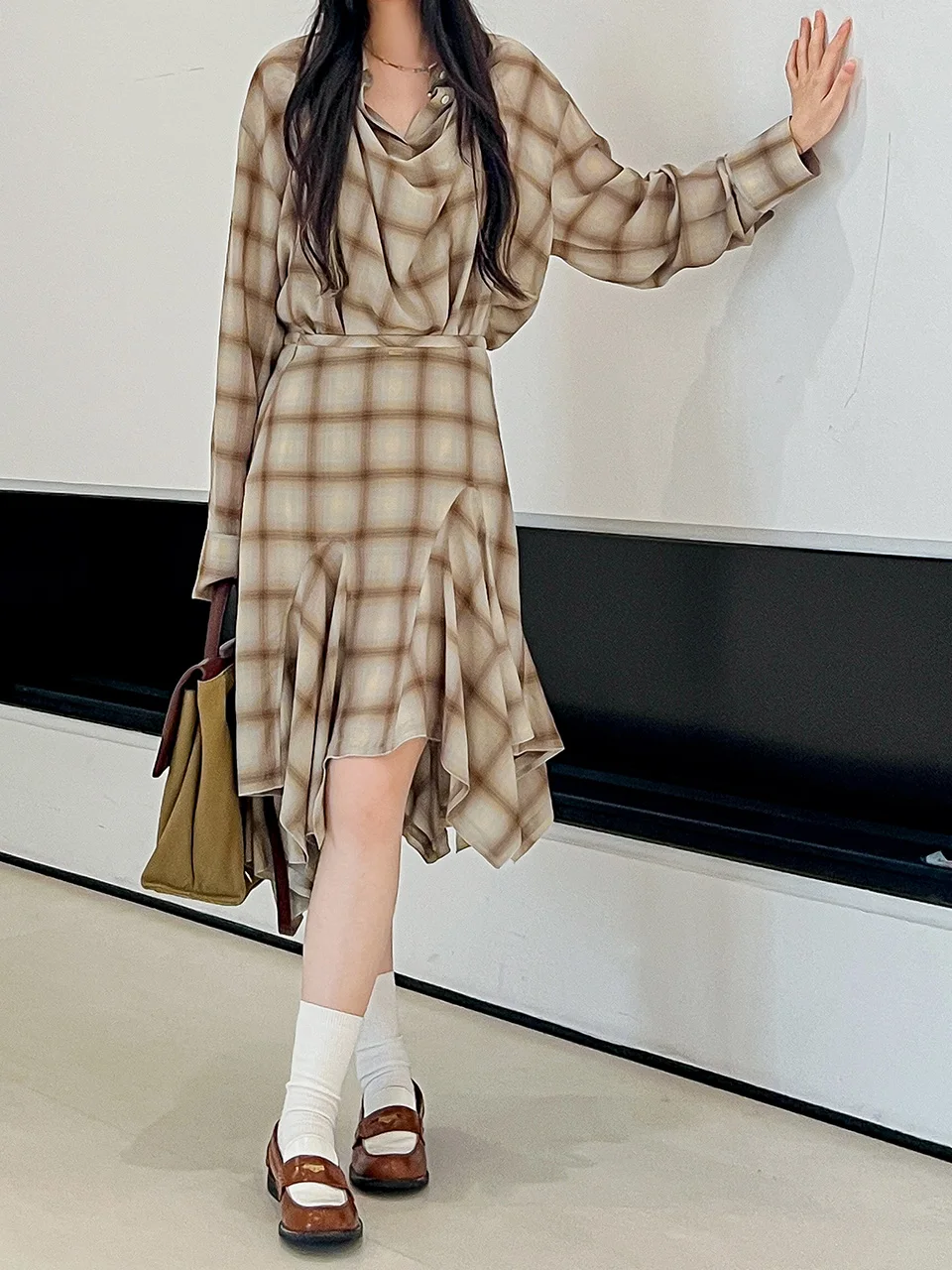 

Юбка с высокой талией из медно-аммиачной шерсти, асимметричная, длиной до середины икры, А-силуэт, ручная работа от магазина DEARSOCUTE