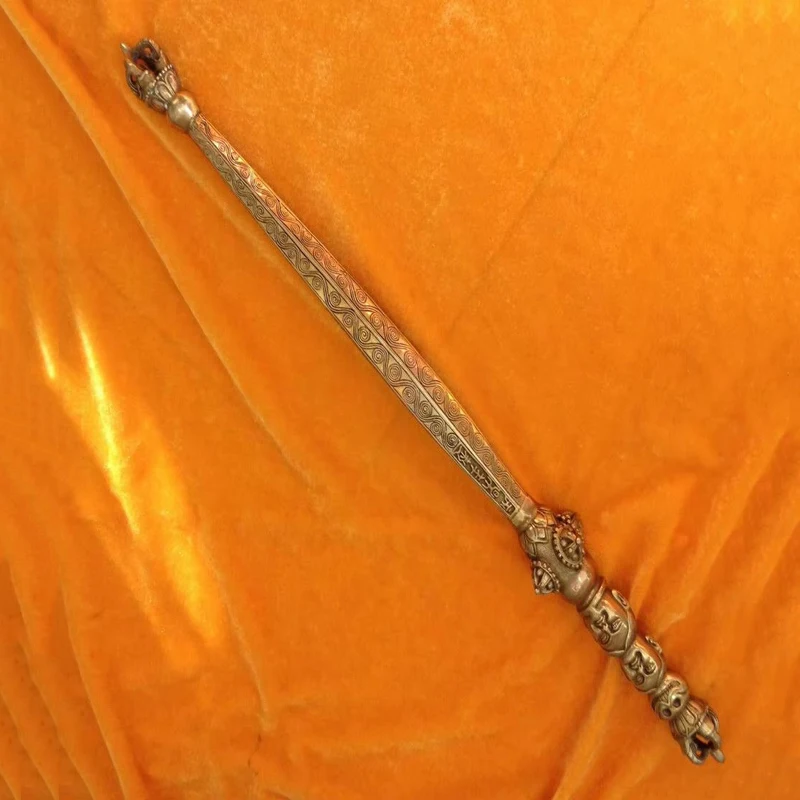 

49cm / Exquisite Chinese antique copper buddhist weapon pestle