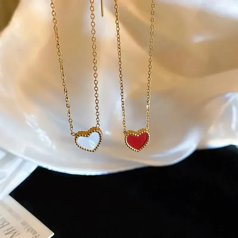 Collar Corazón Rojo: Las Tendencias de Joyería