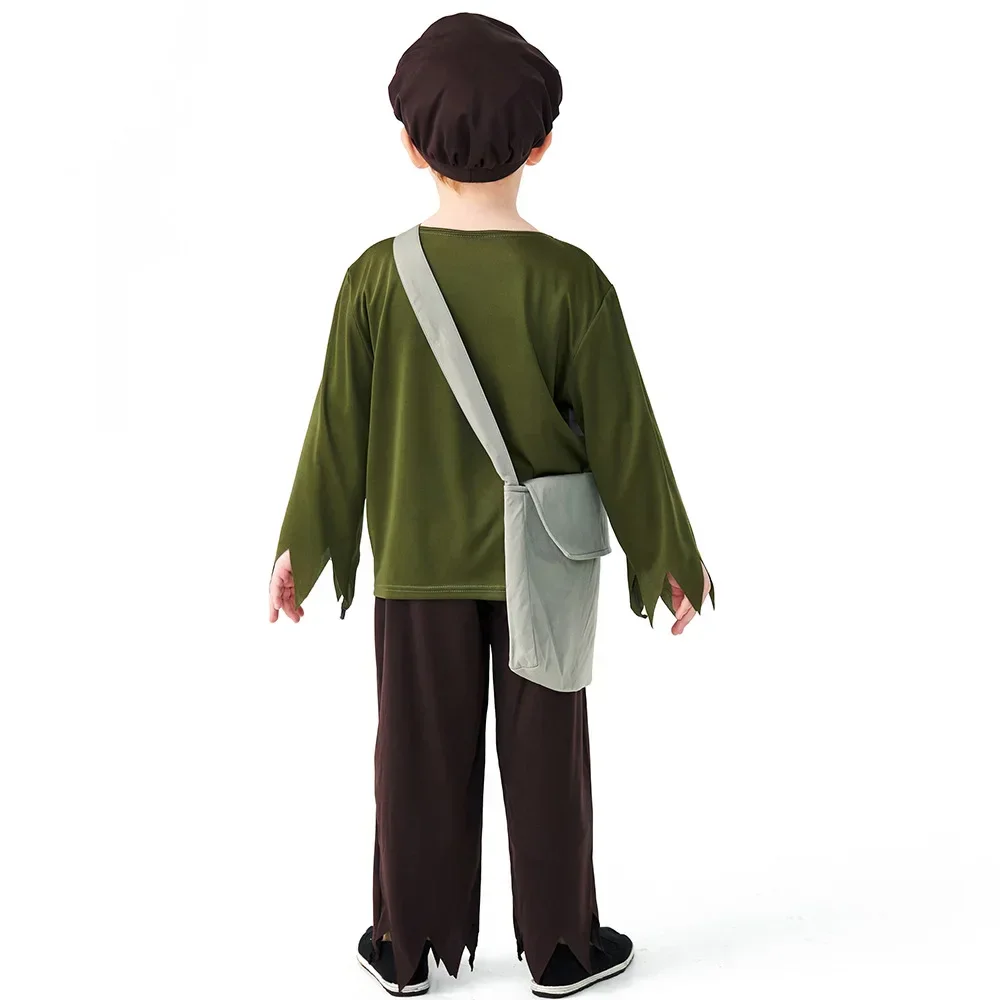 Children Selling Newspapers On Children's Day Role-Play Costumes