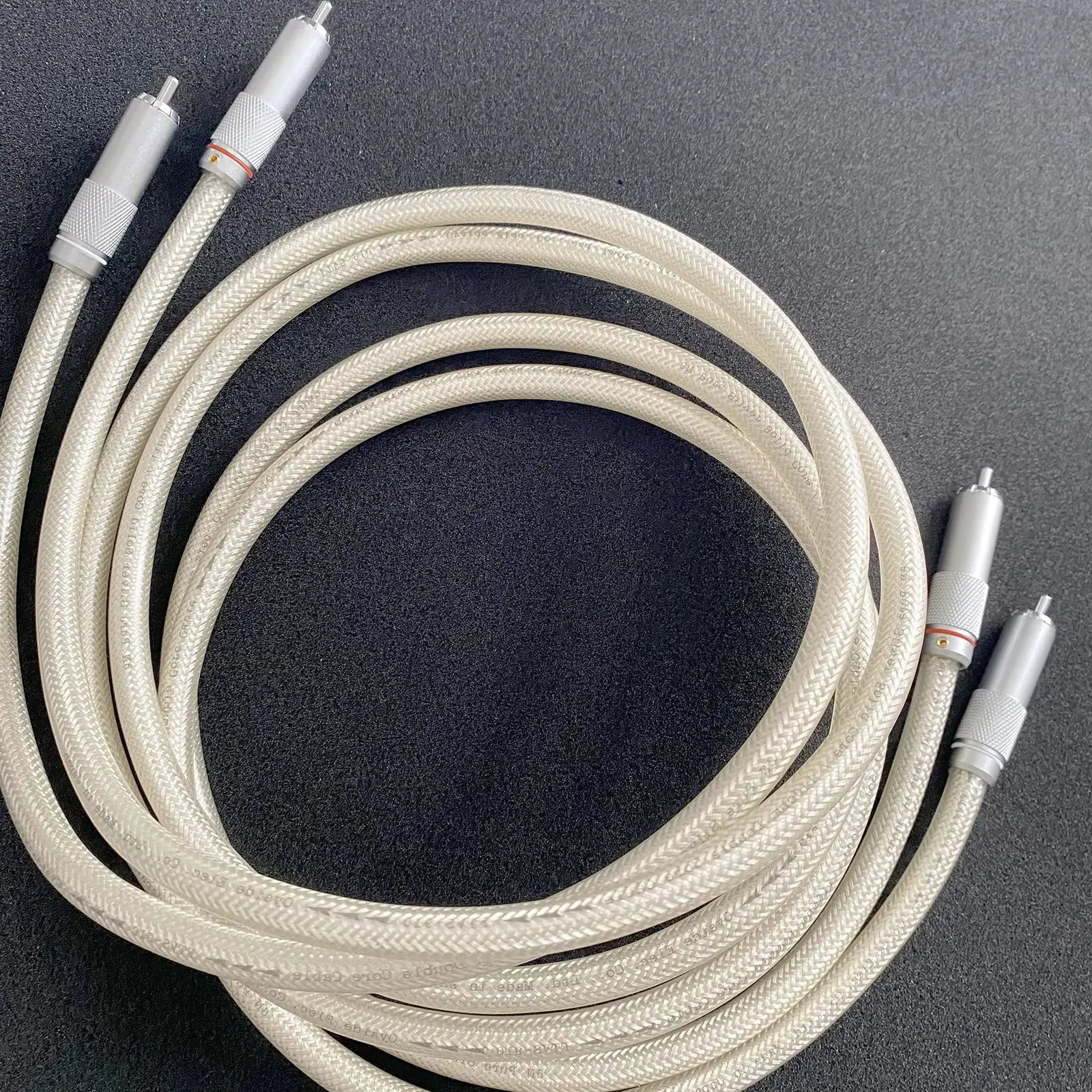 Cable RCA Preffair OCC Plateado en Plata, Cable de Señal RCA de Alta Gama con Conector RCA Macho Plateado en Rodio, Cables de Audio RCA