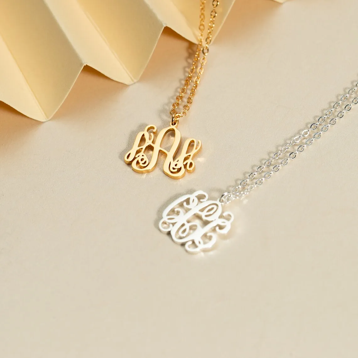 Stainless Steel A-Z 26 Initial Letters Women's Pattern Creative Letter Necklace Jewelry Pendant Party Gift