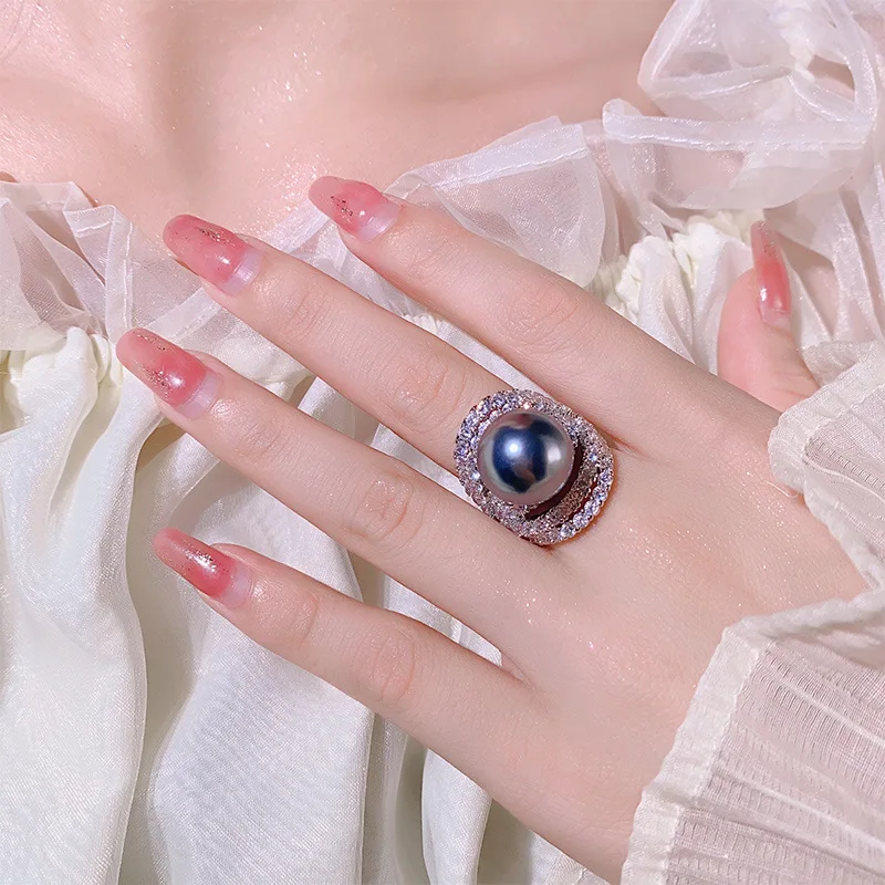 

Hollow Zircon Pearl Ring Tahitian Deep Sea Pearl Ring with Inlaid Diamond Setting