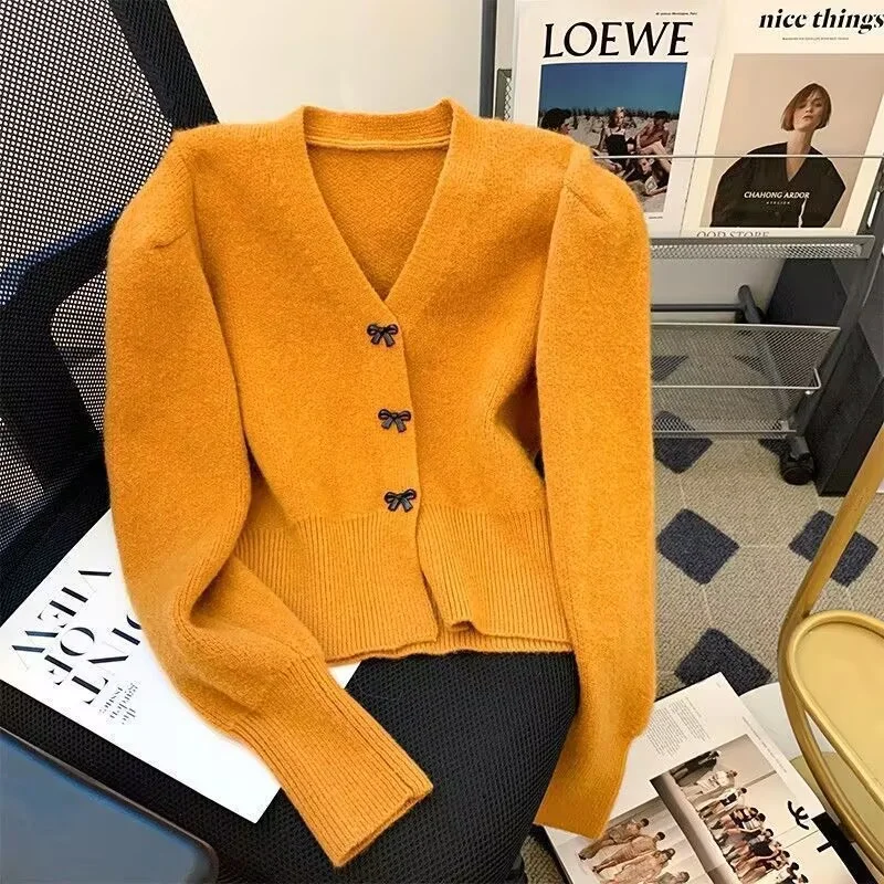 

Новый кардиган, женская одежда, милый возрастной вязаный кардиган с бантом и v-образным вырезом, осенне-зимний женский короткий мягкий восковой свитер