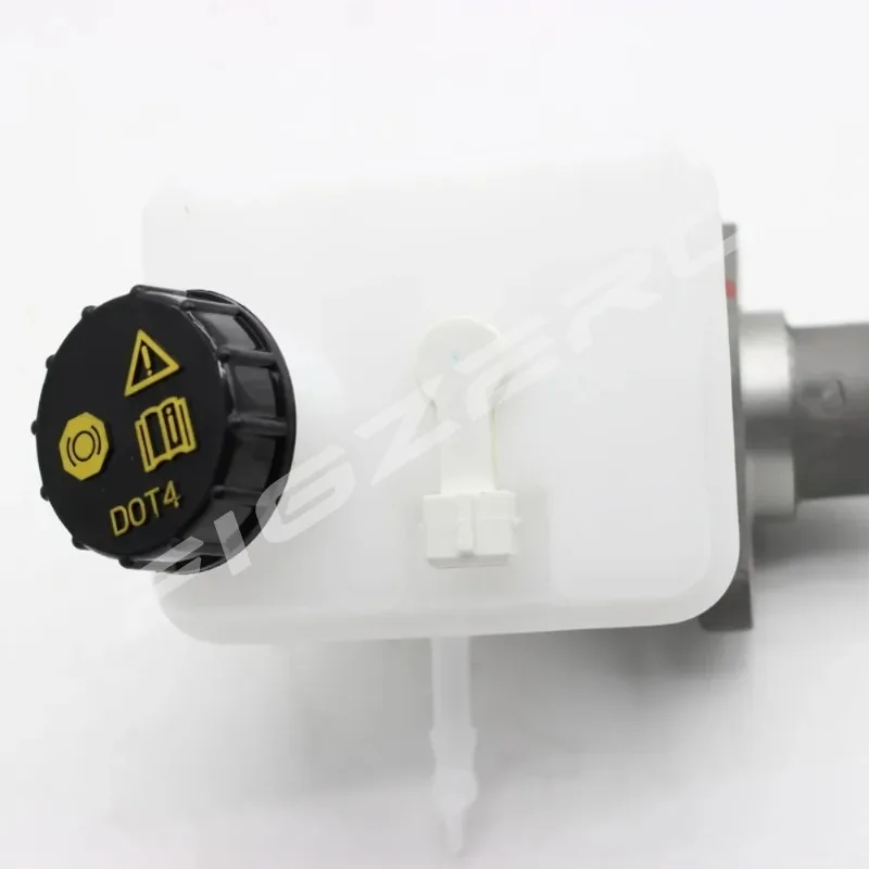 1PC C00094495 Brake Master Cylinder Pump Oil Pot Vacuum Pumps Automotive Accessories for Maxus V80