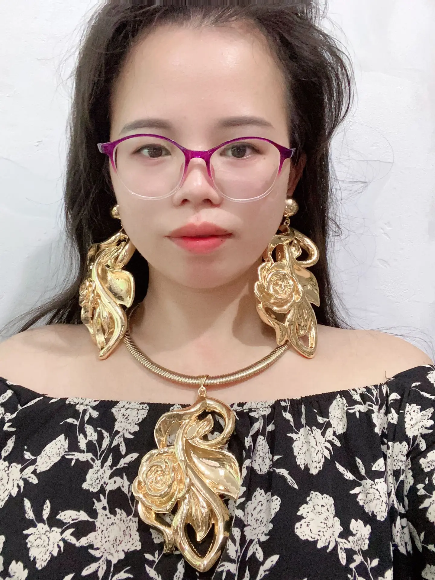 

The Latest Rose Huge Big Light Weight Two Piece Jewelry Set For Women Elegant Charming Pedant Collar Earrings Pedants Jewellery