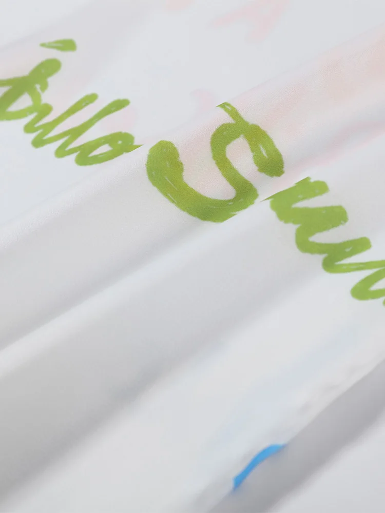 Damen Zweiteiler Set: Farbenfrohe Bluse mit Graffiti-Buchstaben-Print, Hemdkragen und Weite Hose – Urlaubskleidung – Detail 10
