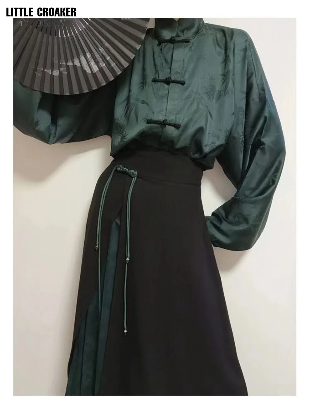 Wonens Fashion Outfit Shirts + Horse Face Skirt Two Piece Set Green Jacquard Satin Long Sleeve Shirt + Patchwork Long Skirt Set