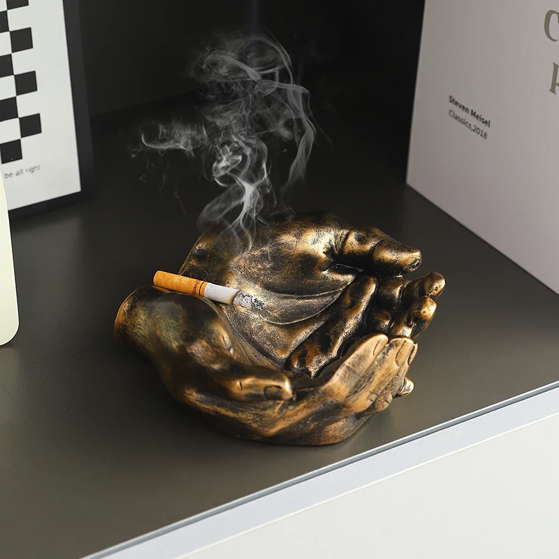 

Office Ashtray Ornament Father's Day Gifts Vintage Gold Resin Handicrafts Decorations Sacred Hands Anti Fly Ash Home Living Room