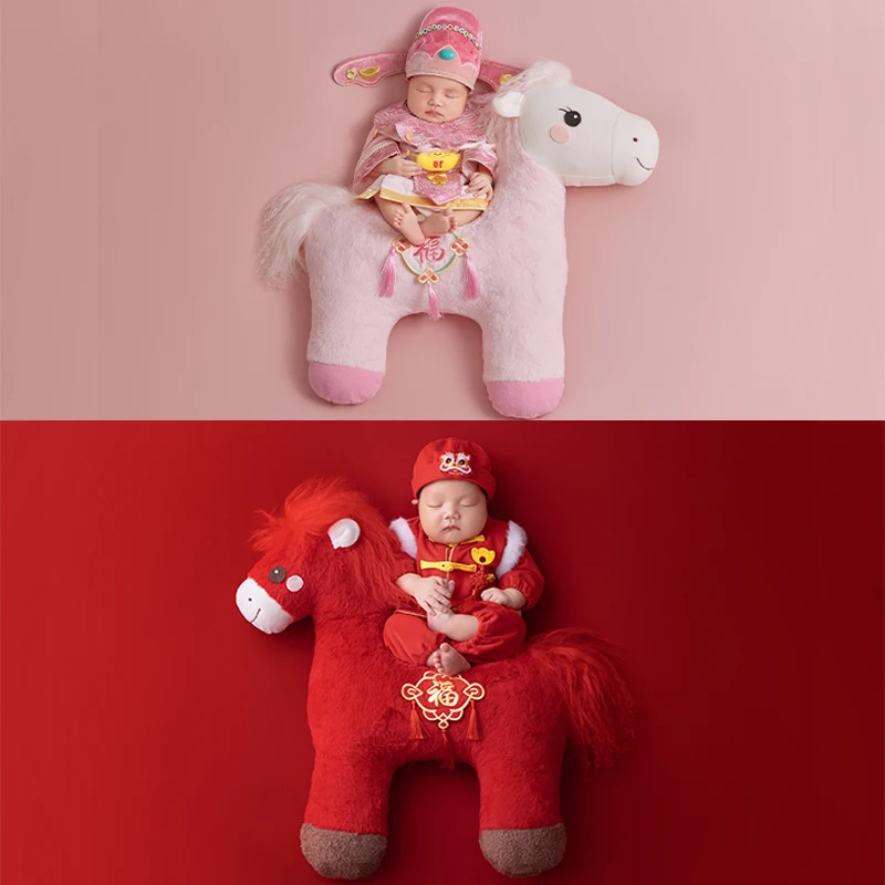 أزياء تصوير لحديثي الولادة للعام القمري الجديد بدلة تانغ التقليدية مع قبعة، دعائم تشكل المهر القطيفة لالتقاط صور الأطفال