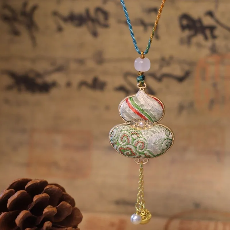 Modern Chinese Style Gold Plated Lucky Gourd Pendant Song Brocade Vintage Adjustable Ethnic Necklace Handcrafted Jewelry Gift